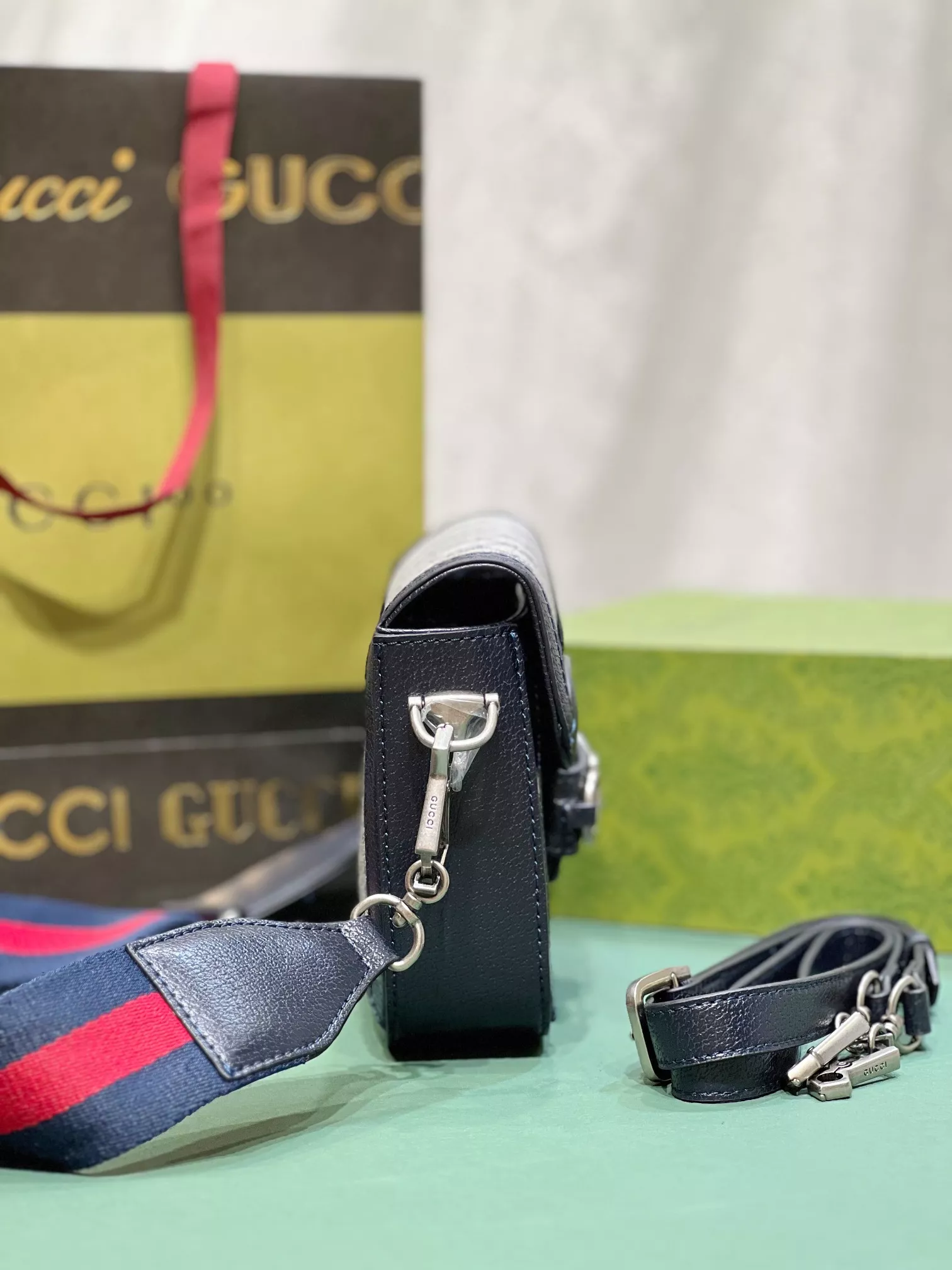 Gucci AAA Quality Messenger Bags For Women Durable 5305