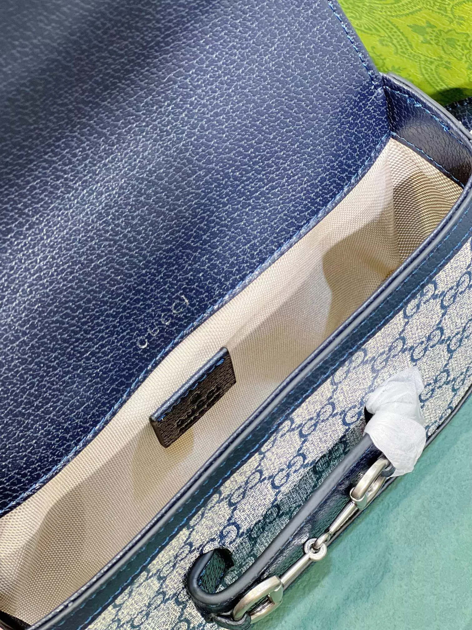 Gucci AAA Quality Messenger Bags For Women Durable 5305