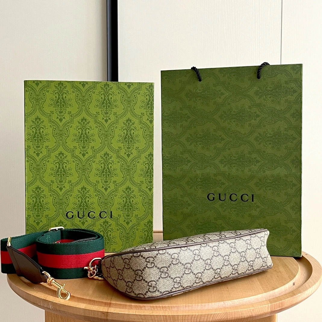 Gucci AAA Quality Messenger Bags For Women EasyMatch 2758