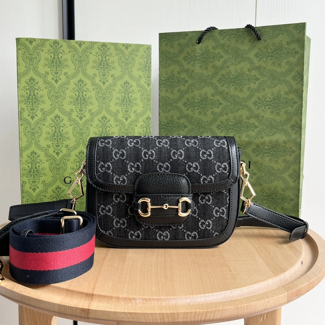 Gucci AAA Quality Messenger Bags For Women EasyMatch 658