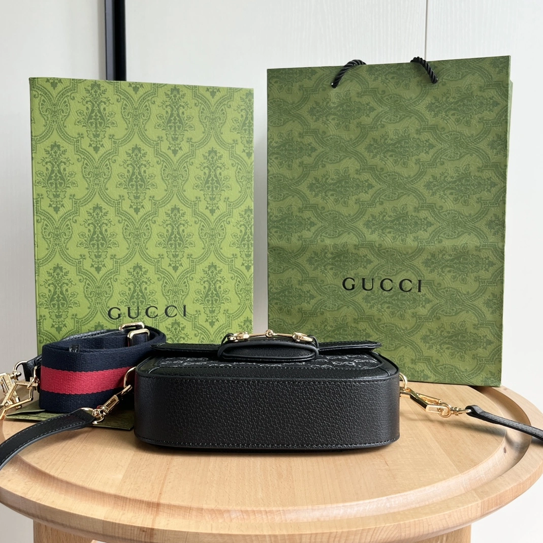 Gucci AAA Quality Messenger Bags For Women EasyMatch 658