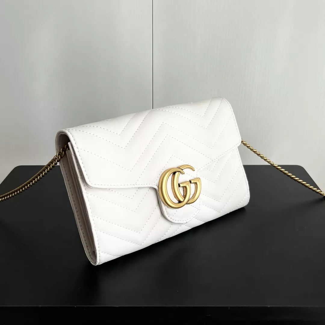 Gucci AAA Quality Messenger Bags For Women EasyMatch 7992