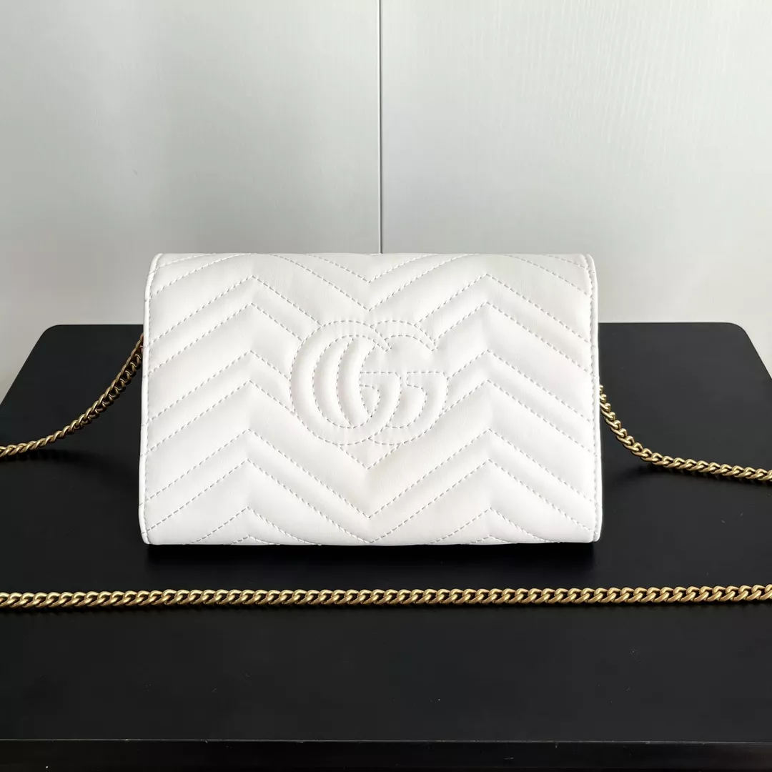 Gucci AAA Quality Messenger Bags For Women EasyMatch 7992