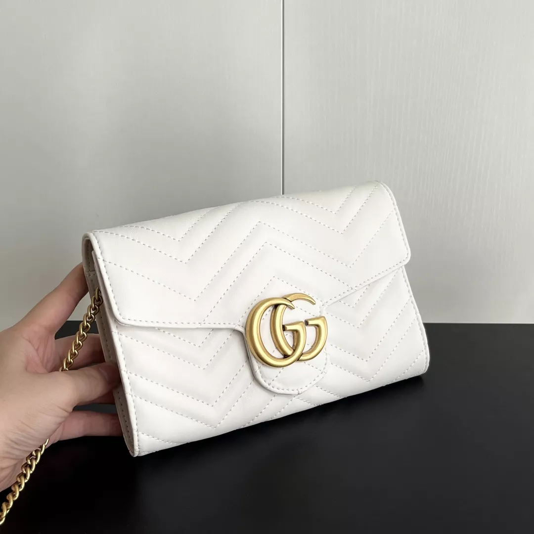 Gucci AAA Quality Messenger Bags For Women EasyMatch 7992