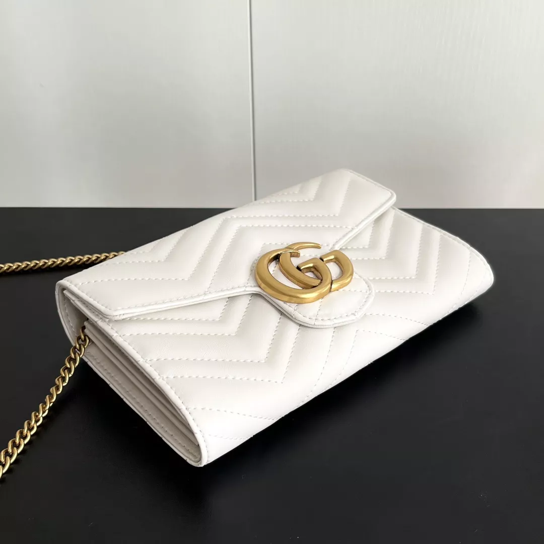 Gucci AAA Quality Messenger Bags For Women EasyMatch 7992