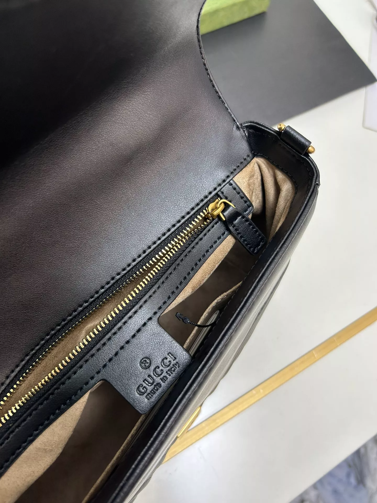 Gucci AAA Quality Messenger Bags For Women EasyMatch 873