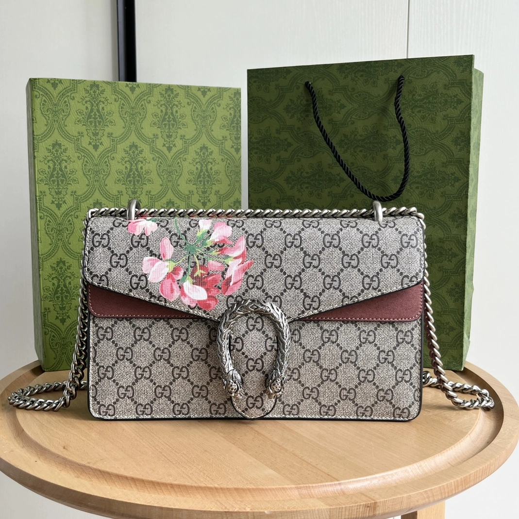 Gucci AAA Quality Messenger Bags For Women Efficient 1371