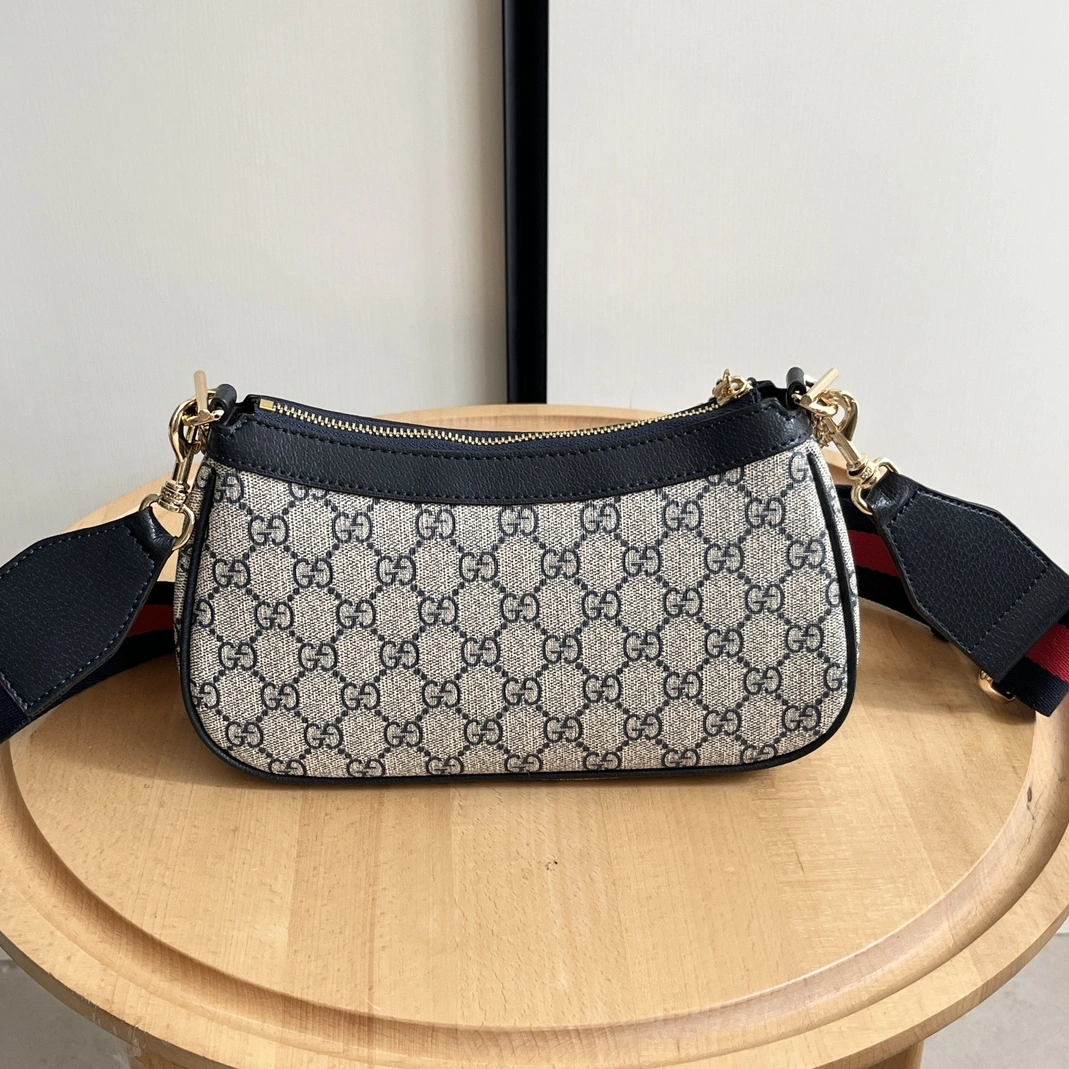 Gucci AAA Quality Messenger Bags For Women EyeCatching 2322