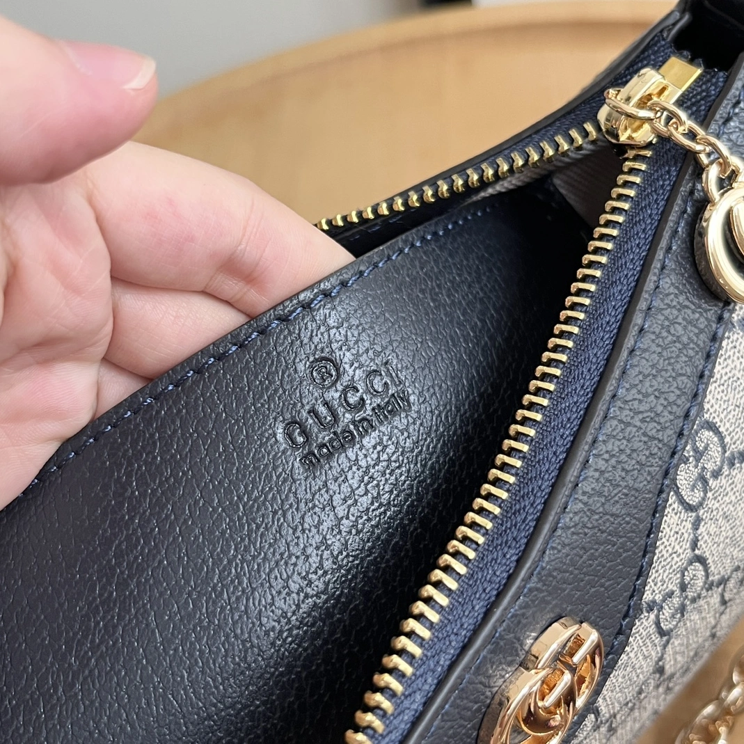 Gucci AAA Quality Messenger Bags For Women EyeCatching 2322