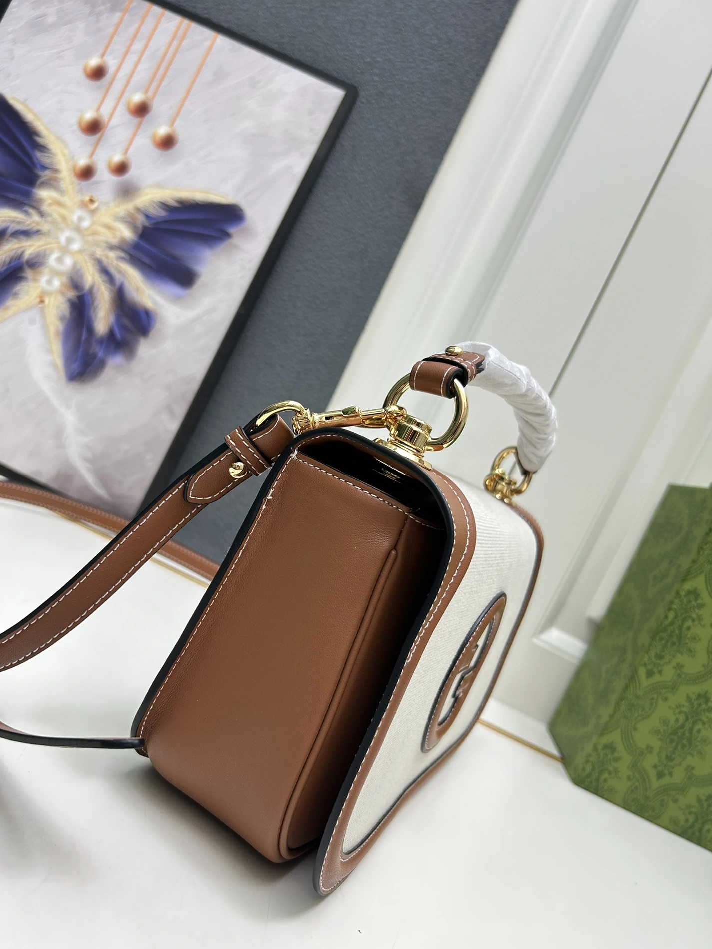 Gucci AAA Quality Messenger Bags For Women EyeCatching 4012