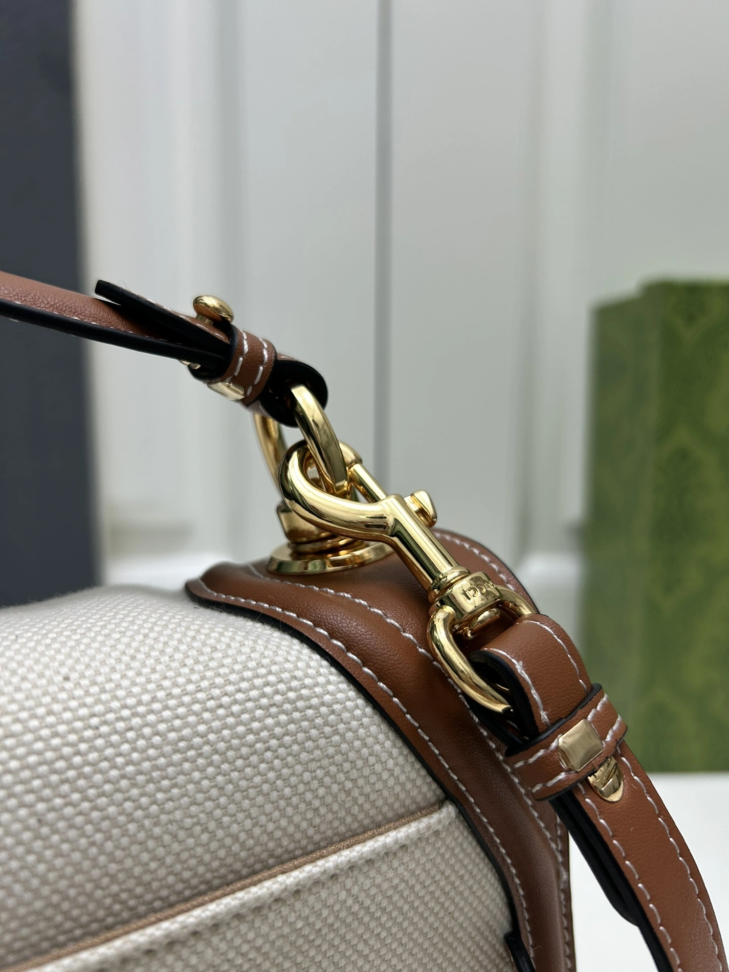Gucci AAA Quality Messenger Bags For Women EyeCatching 4012