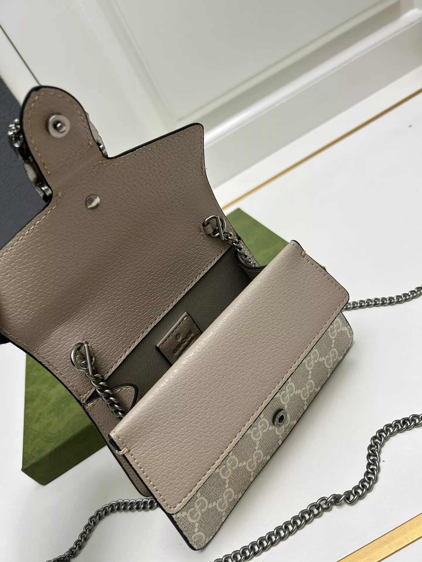 Gucci AAA Quality Messenger Bags For Women Fashionable 3353