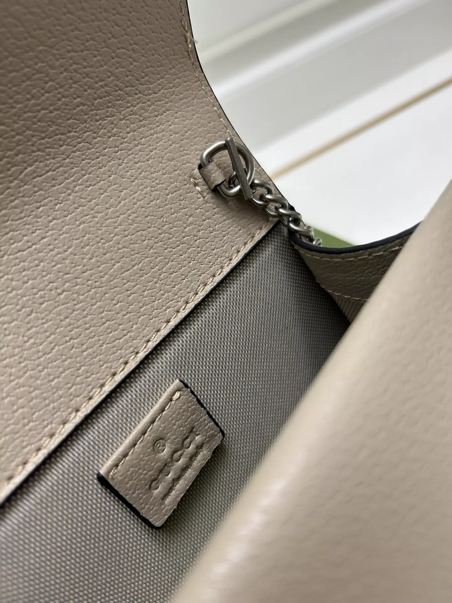 Gucci AAA Quality Messenger Bags For Women Fashionable 3353