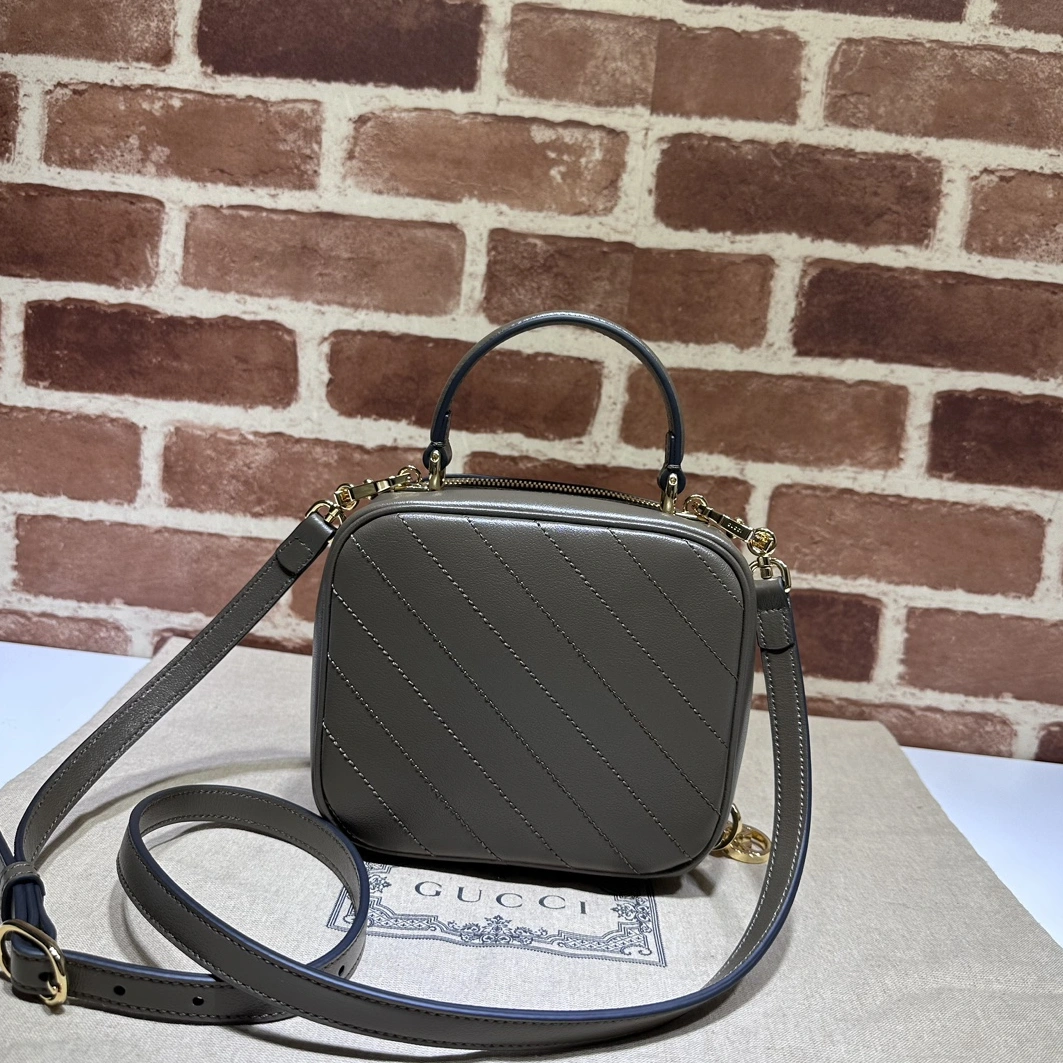 Gucci AAA Quality Messenger Bags For Women Fashionable 6534
