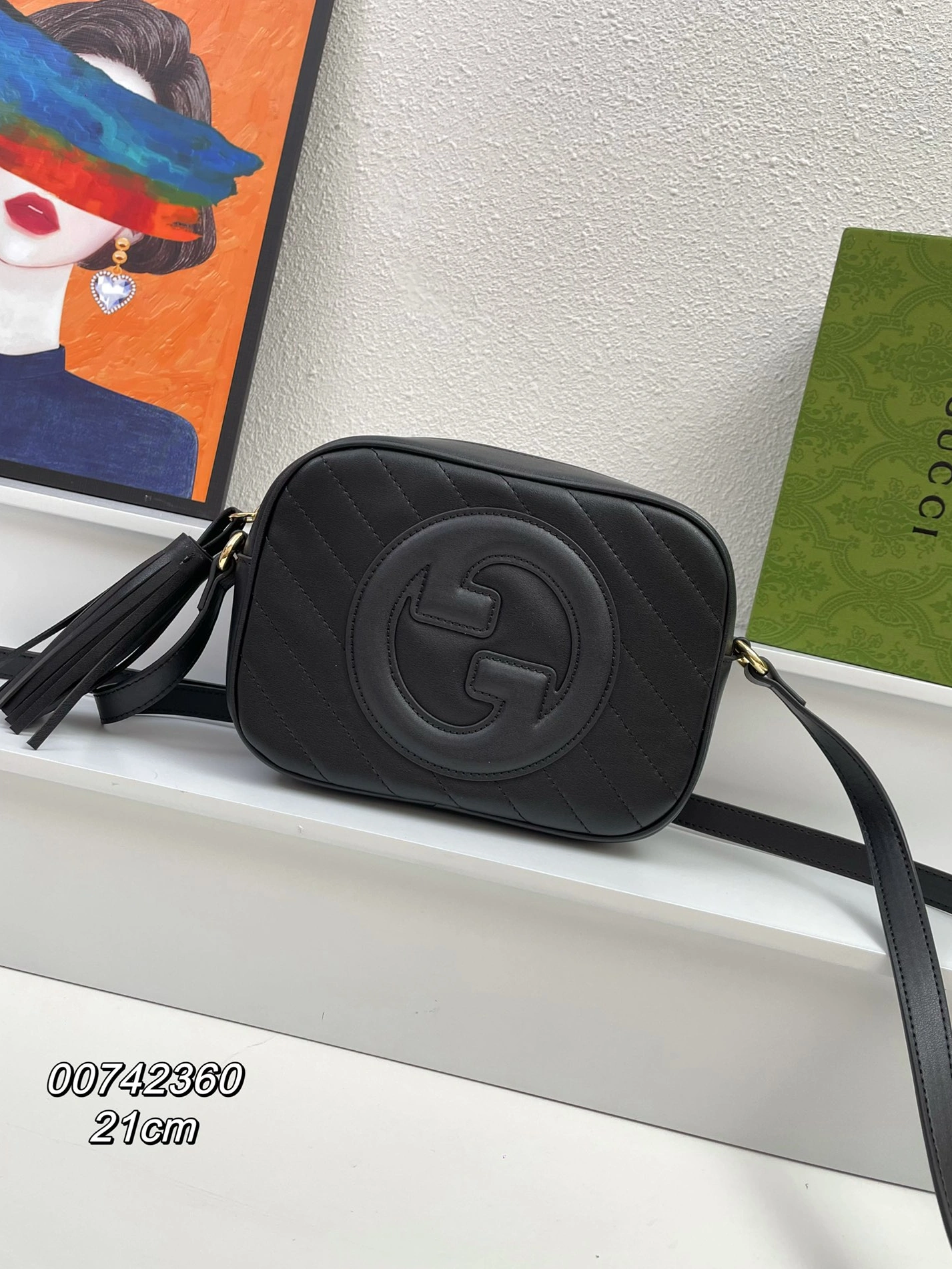 Gucci AAA Quality Messenger Bags For Women Flexible 6395
