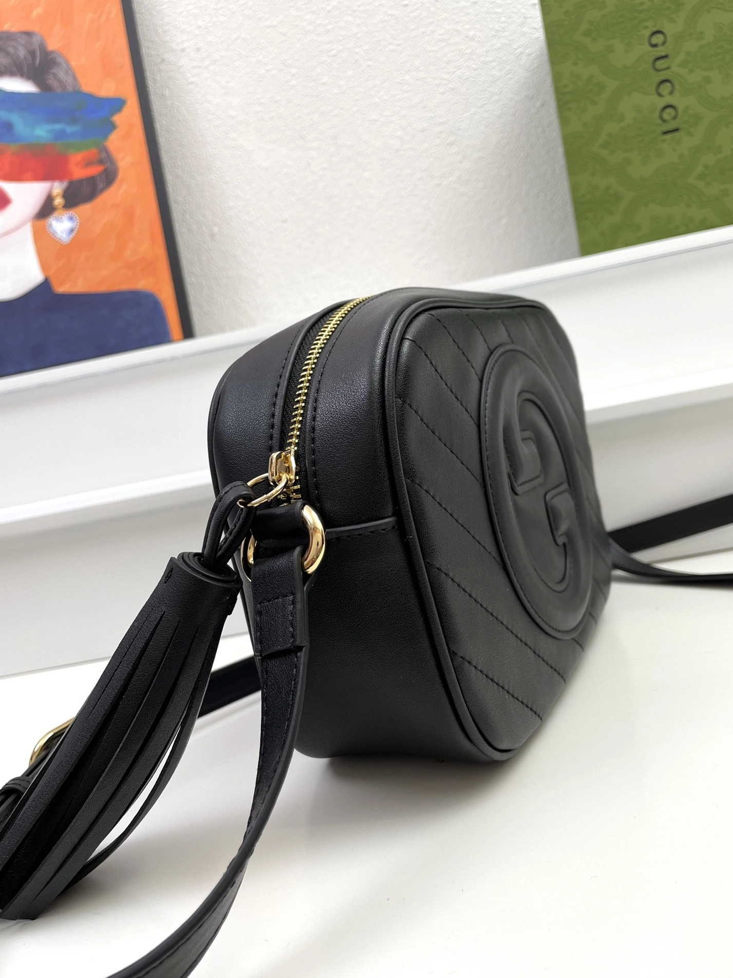 Gucci AAA Quality Messenger Bags For Women Flexible 6395