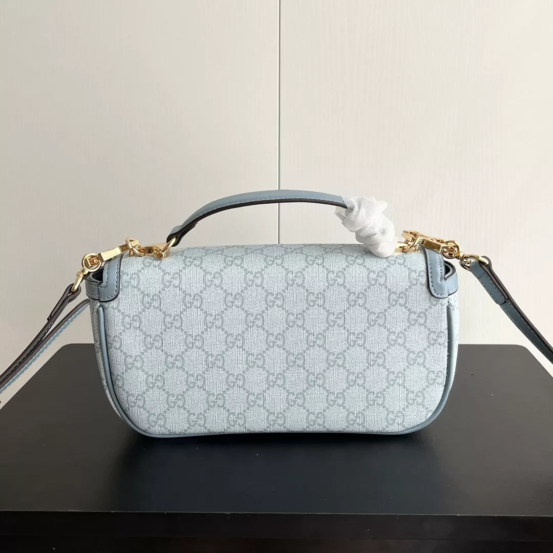 Gucci AAA Quality Messenger Bags For Women Flexible 8300