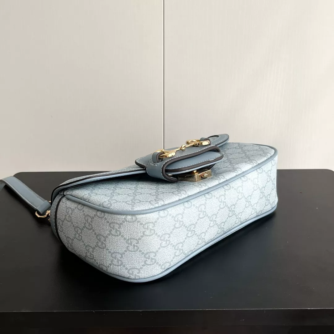 Gucci AAA Quality Messenger Bags For Women Flexible 8300