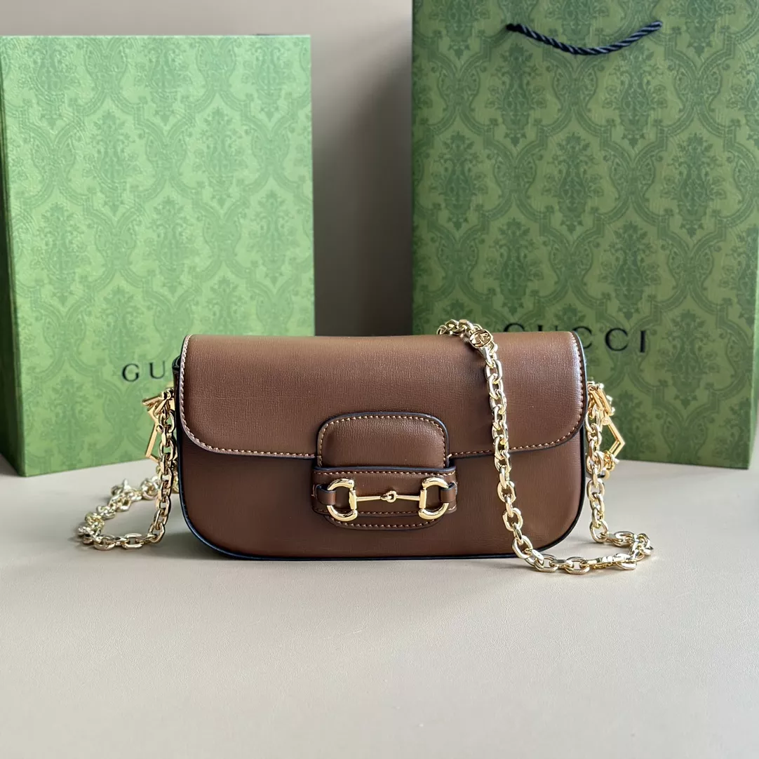 Gucci AAA Quality Messenger Bags For Women Functional 5917