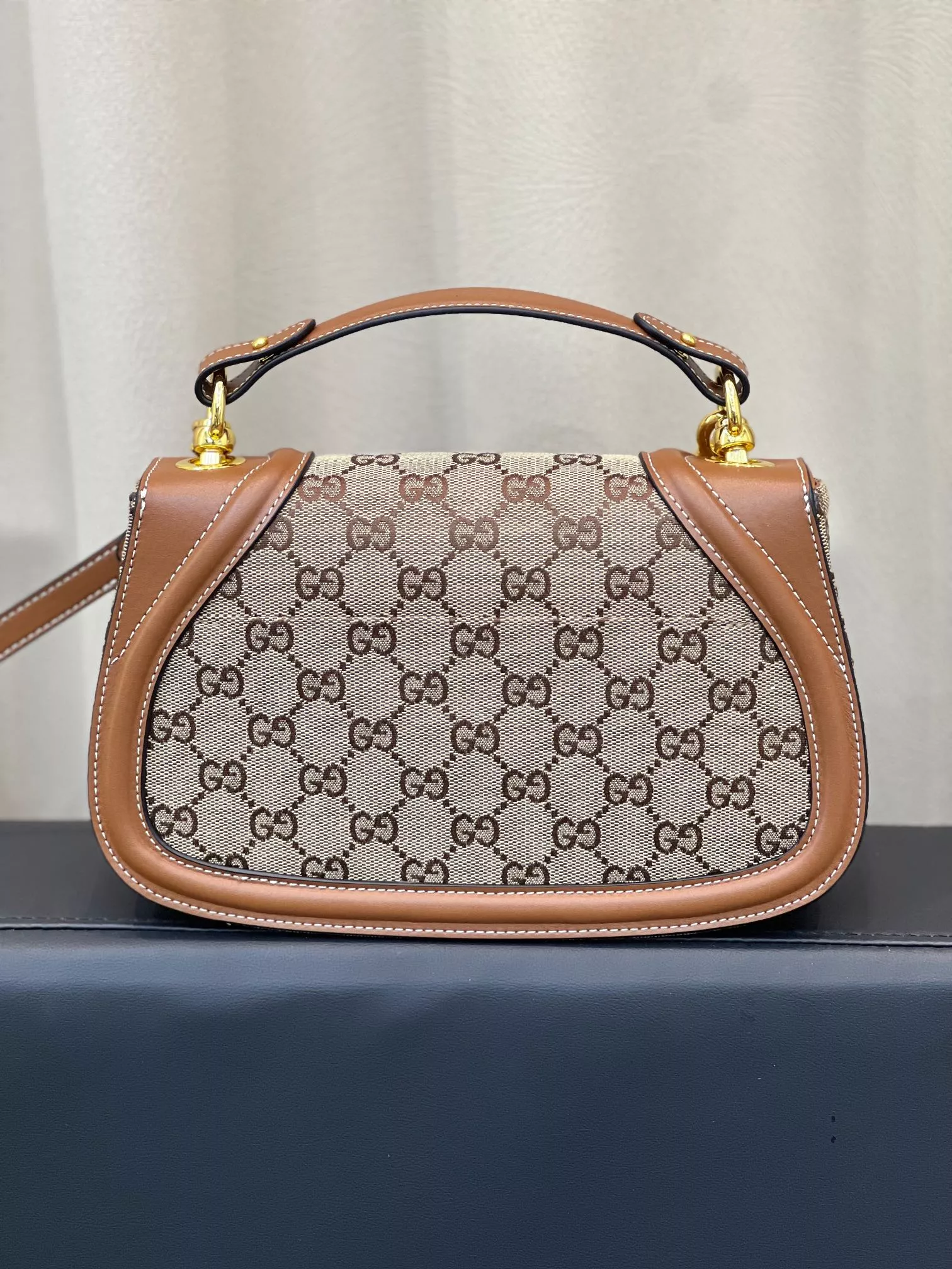 Gucci AAA Quality Messenger Bags For Women Functional 5954