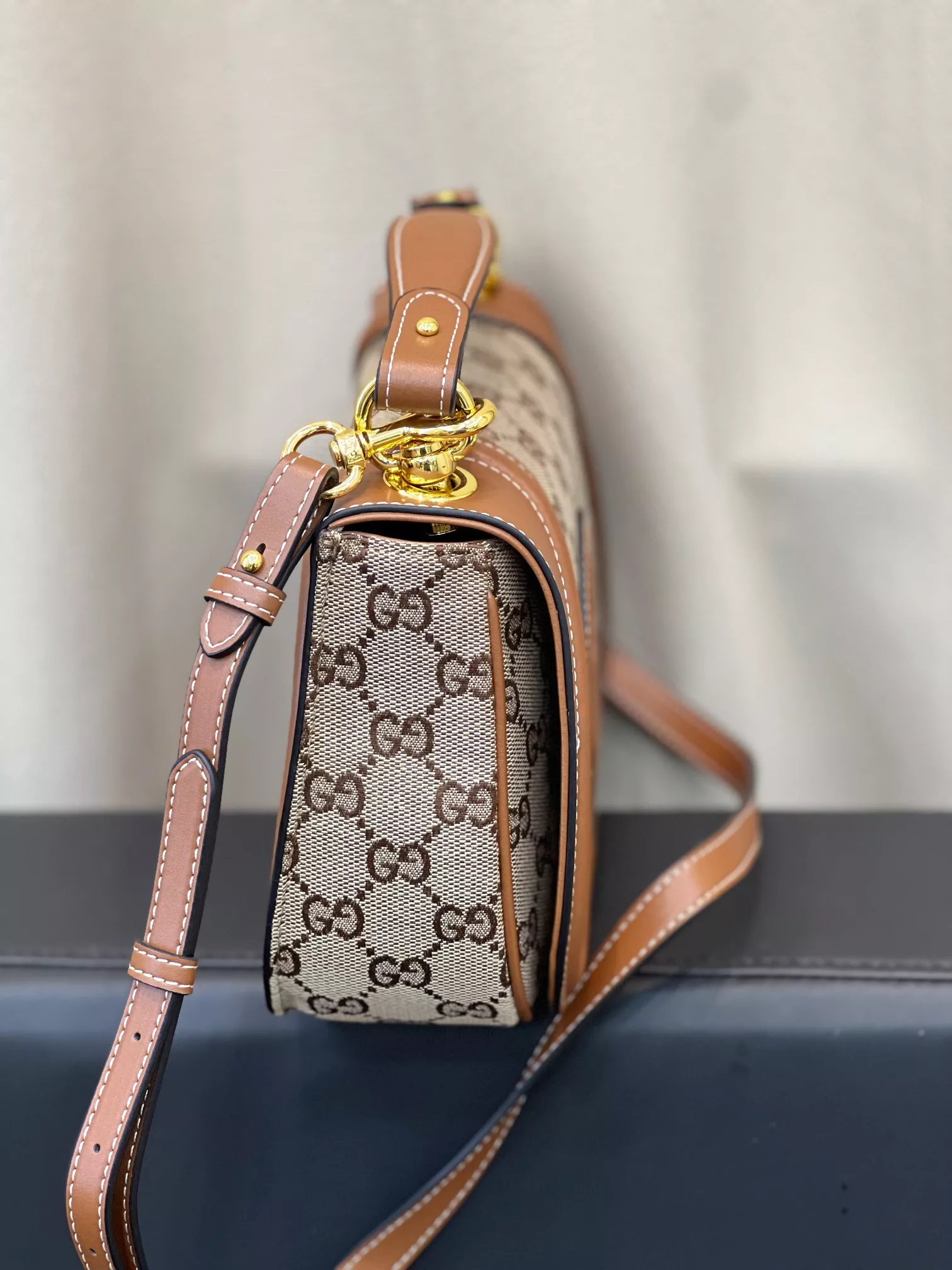 Gucci AAA Quality Messenger Bags For Women Functional 5954