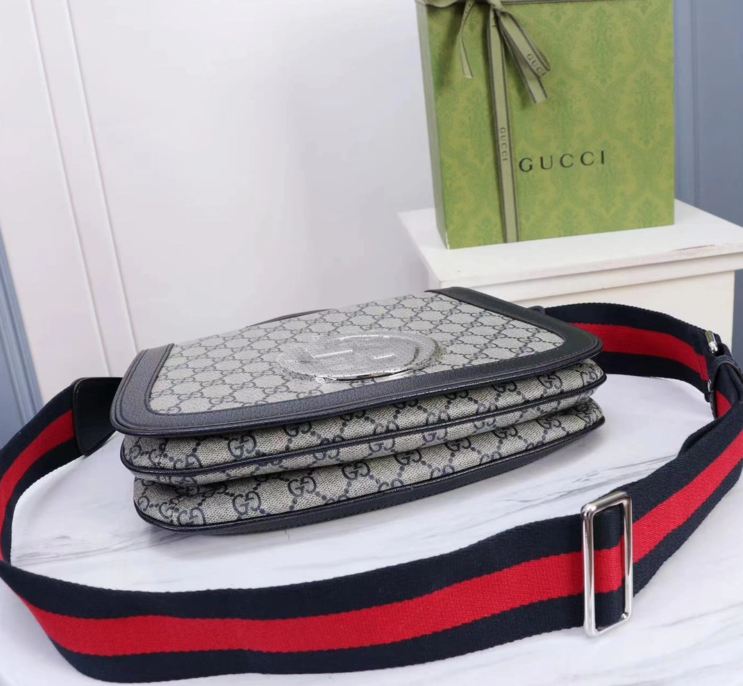 Gucci AAA Quality Messenger Bags For Women Functional 9962