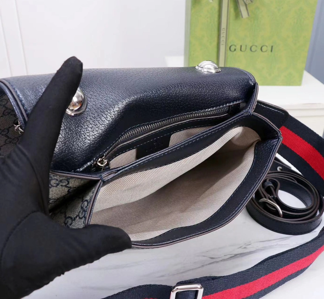 Gucci AAA Quality Messenger Bags For Women Functional 9962