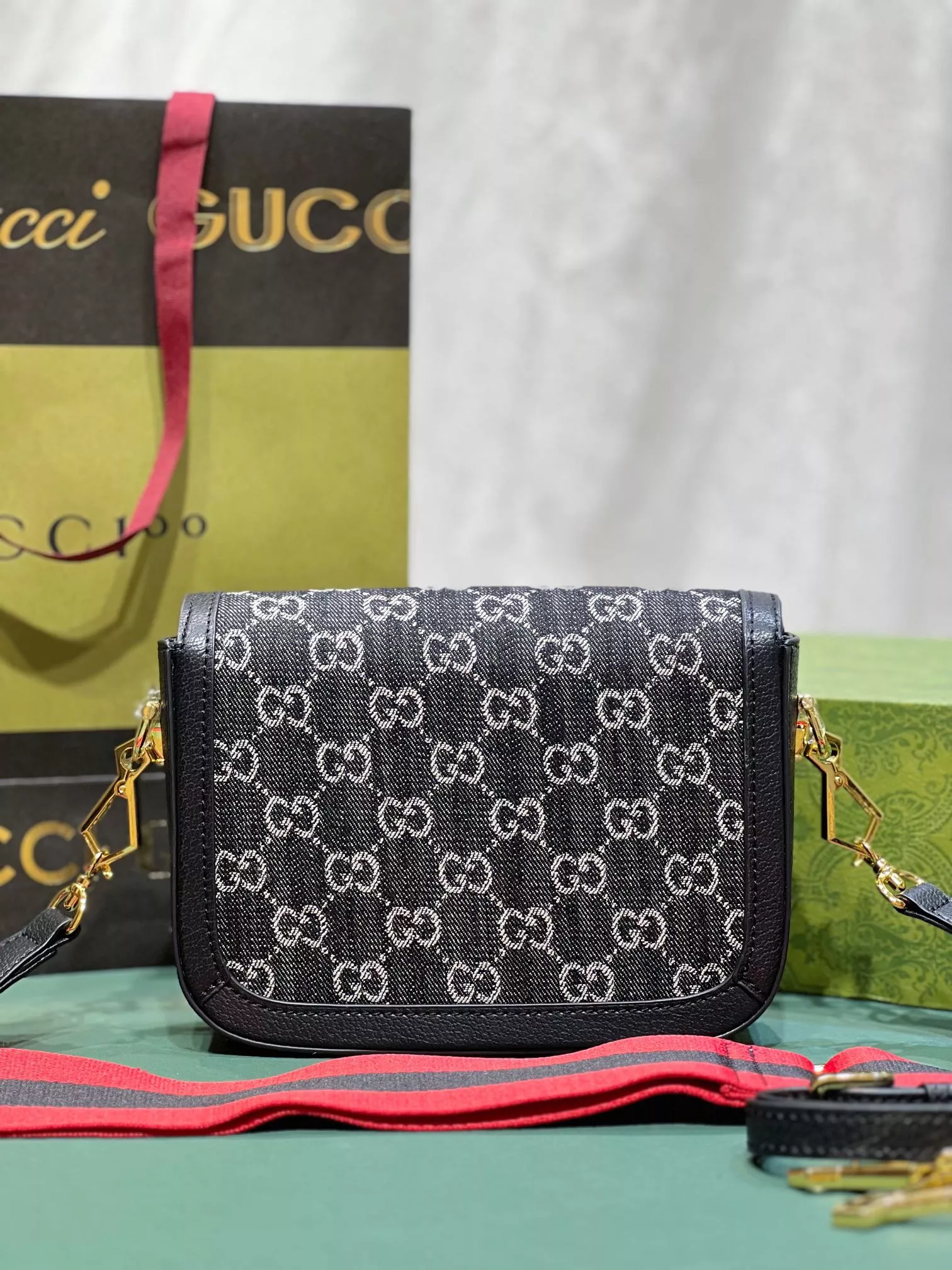 Gucci AAA Quality Messenger Bags For Women GoAnywhere 6935