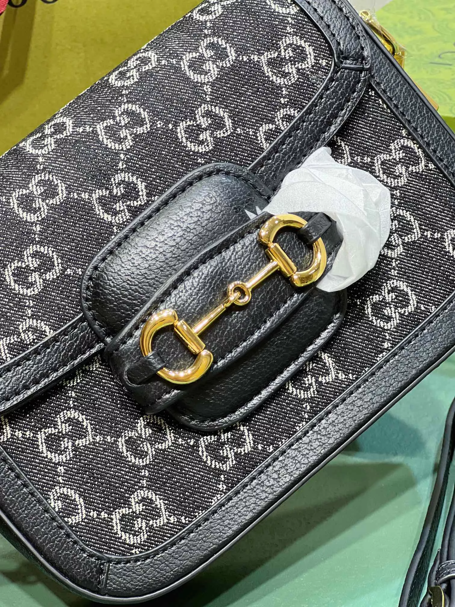 Gucci AAA Quality Messenger Bags For Women GoAnywhere 6935