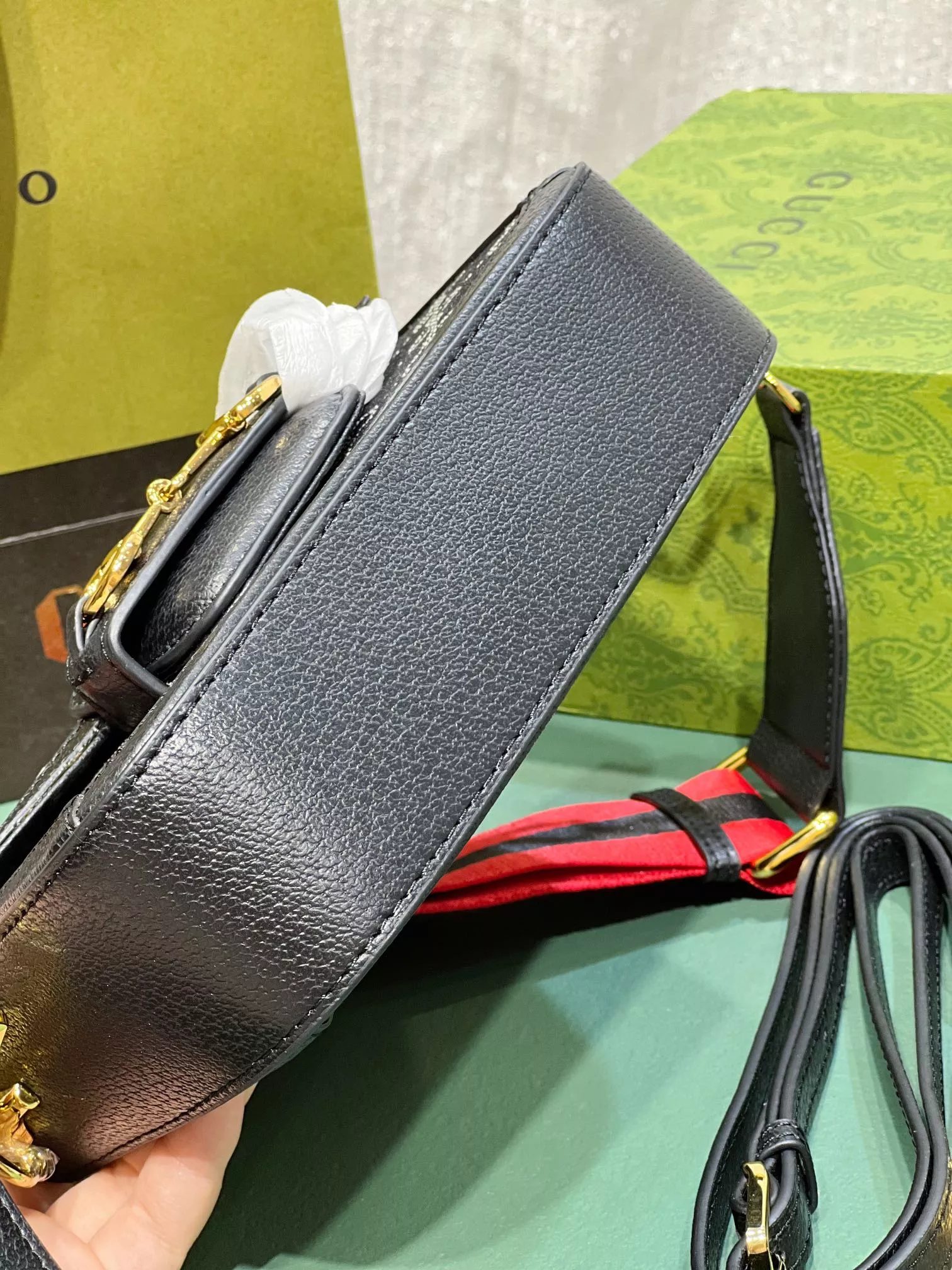 Gucci AAA Quality Messenger Bags For Women GoAnywhere 6935