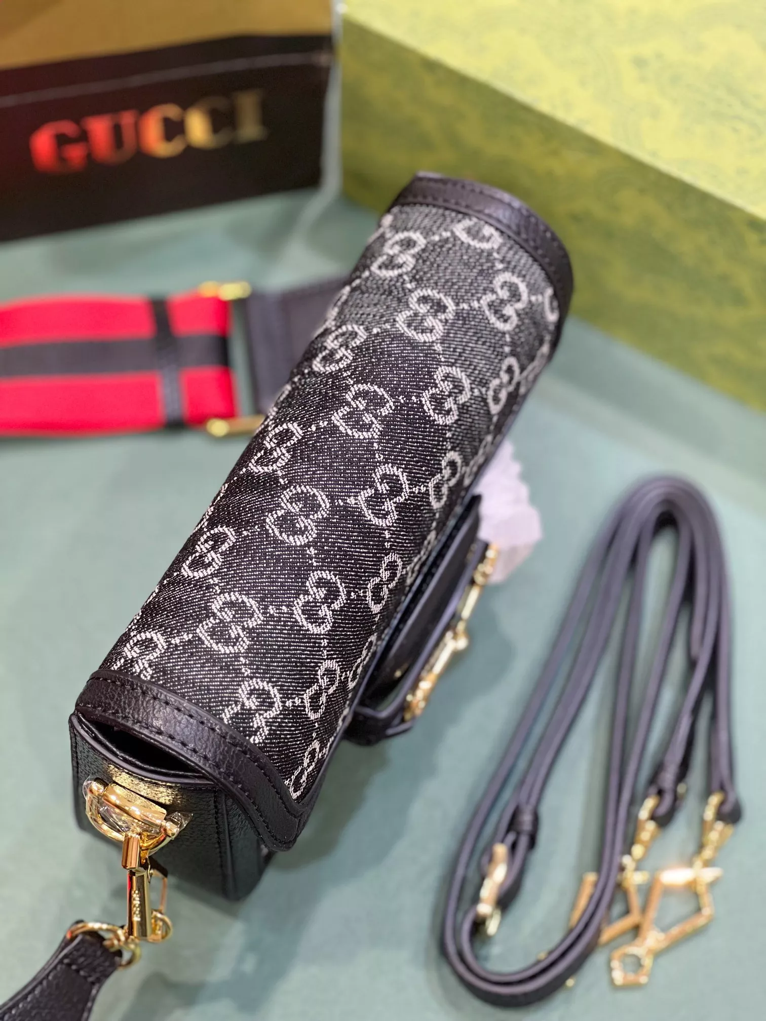 Gucci AAA Quality Messenger Bags For Women GoAnywhere 6935