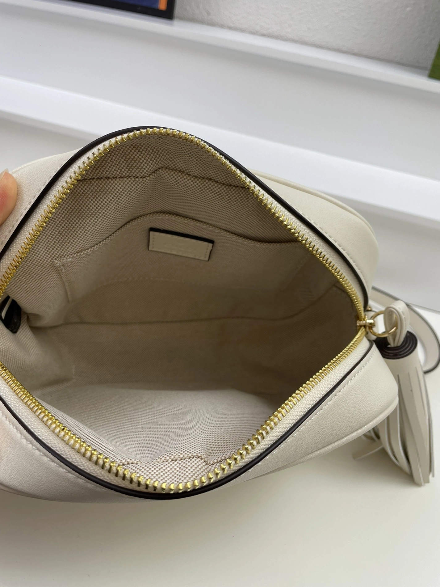 Gucci AAA Quality Messenger Bags For Women GoAnywhere 9368