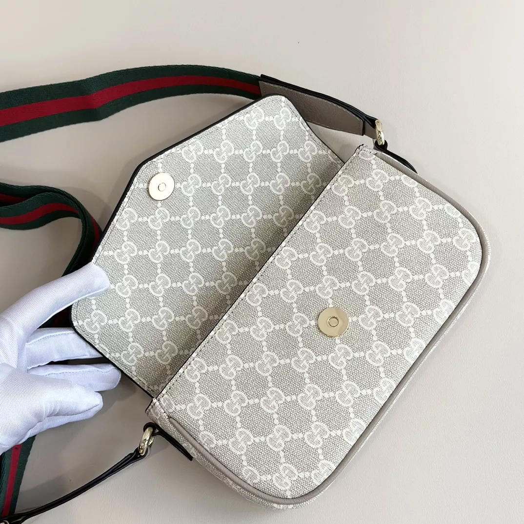 Gucci AAA Quality Messenger Bags For Women GoodFit 3323