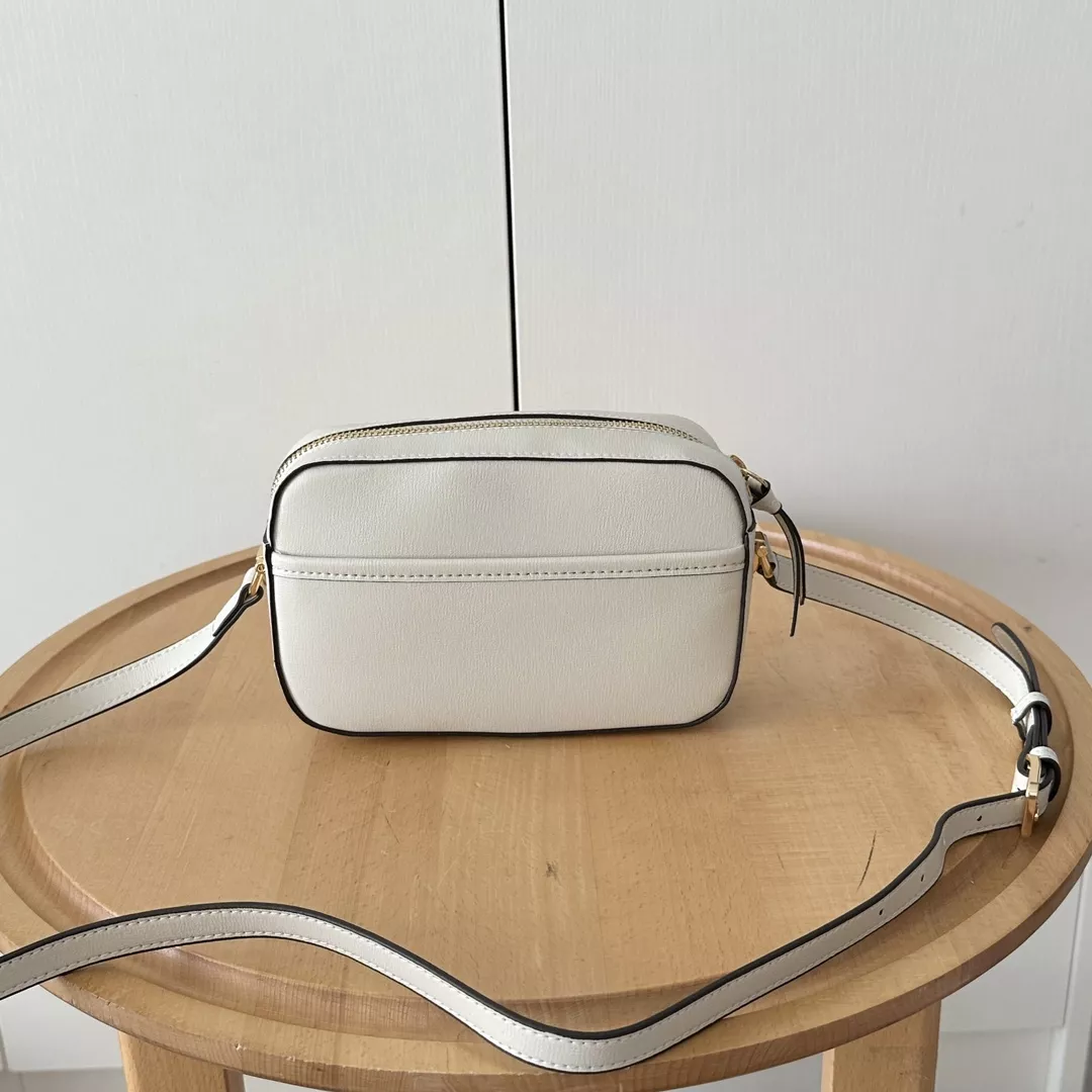 Gucci AAA Quality Messenger Bags For Women GoodFit 444