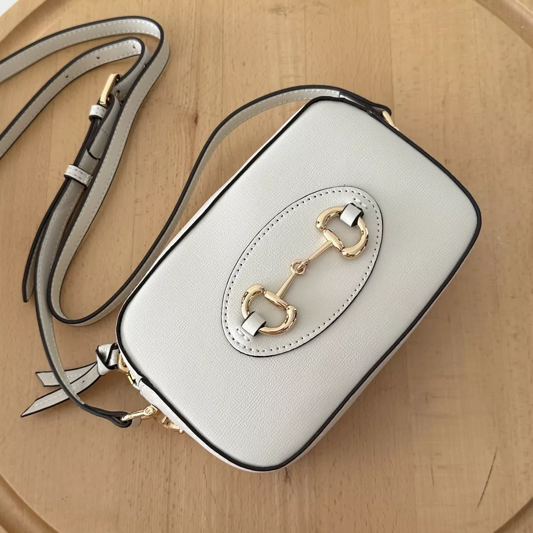 Gucci AAA Quality Messenger Bags For Women GoodFit 444