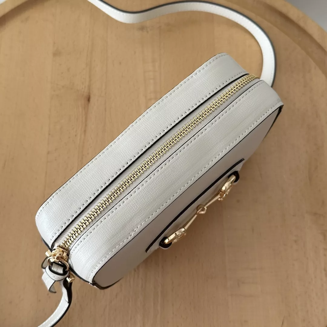 Gucci AAA Quality Messenger Bags For Women GoodFit 444