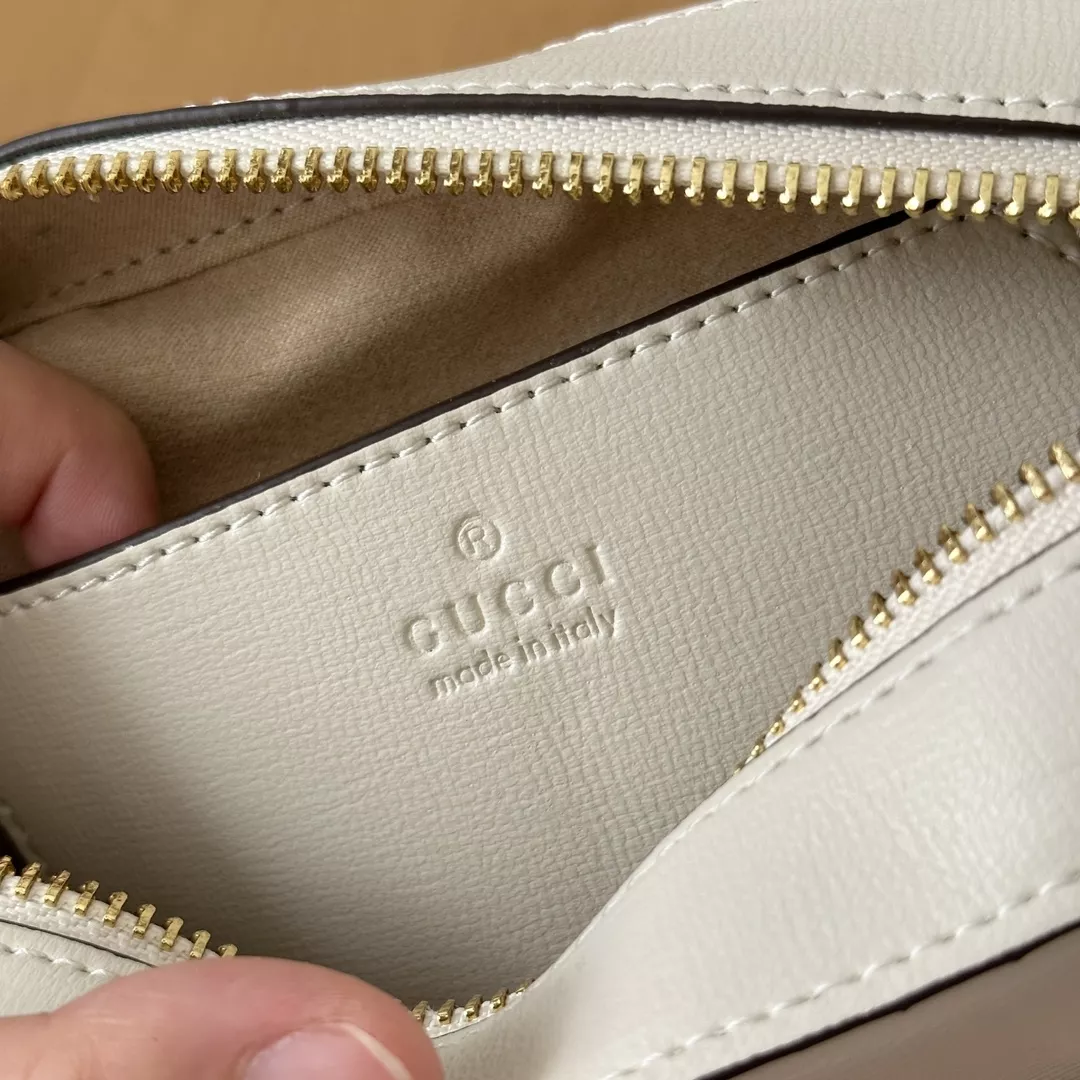 Gucci AAA Quality Messenger Bags For Women GoodFit 444