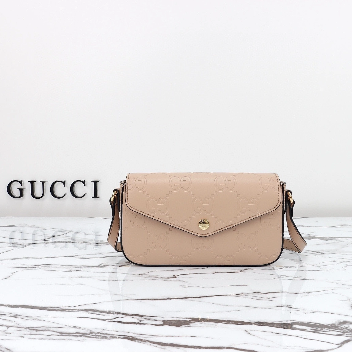 Gucci AAA Quality Messenger Bags For Women Lightweight 2227