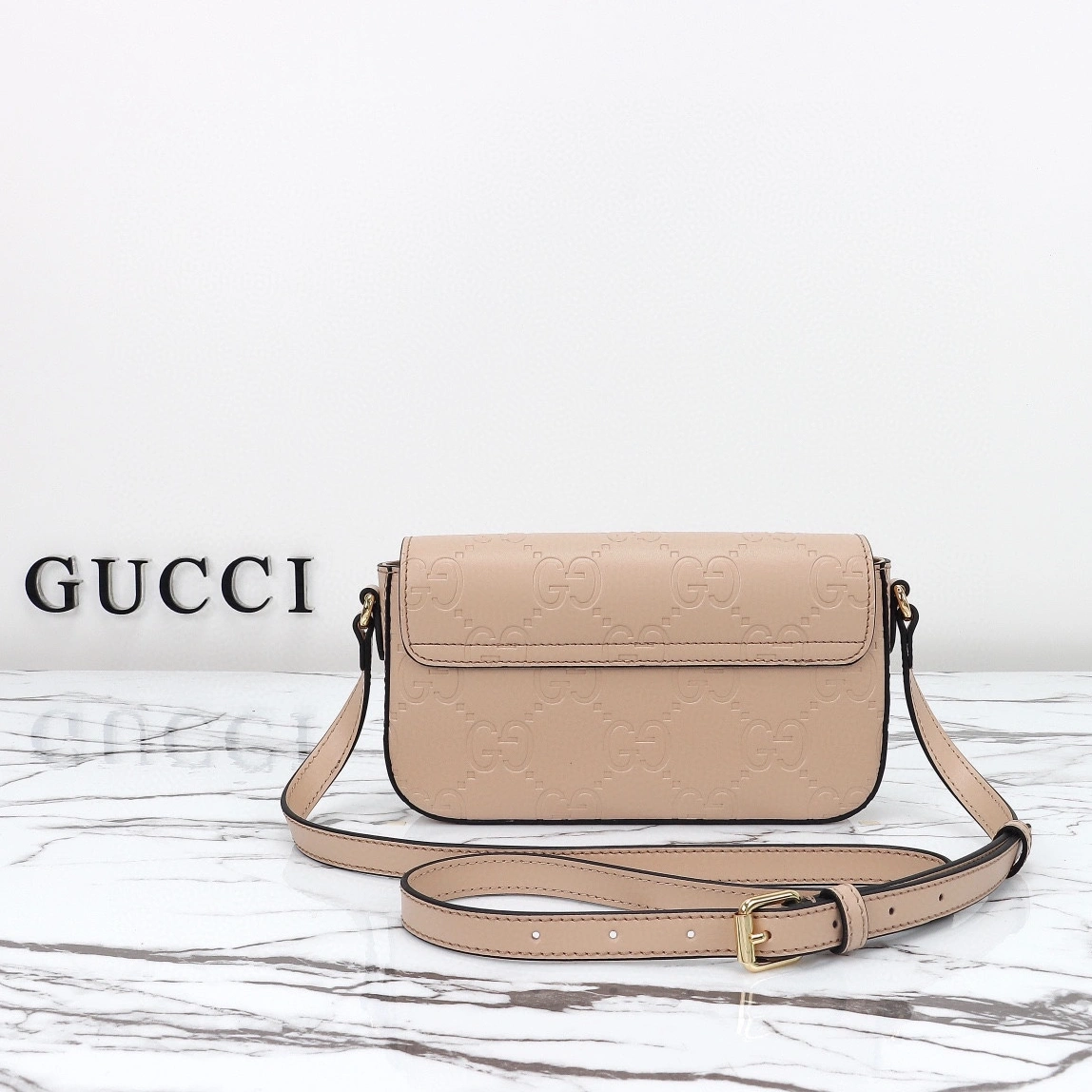 Gucci AAA Quality Messenger Bags For Women Lightweight 2227