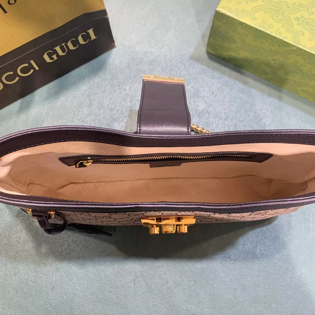 Gucci AAA Quality Messenger Bags For Women Lightweight 330