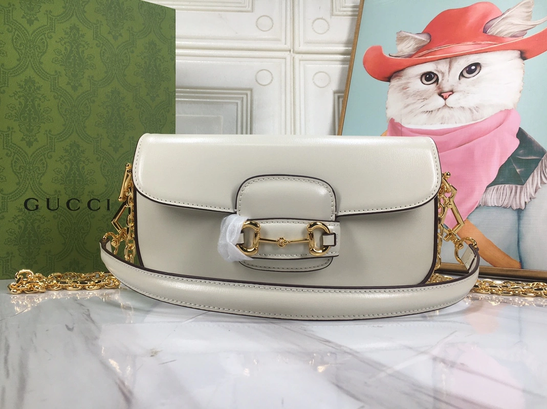 Gucci AAA Quality Messenger Bags For Women Lightweight 8106