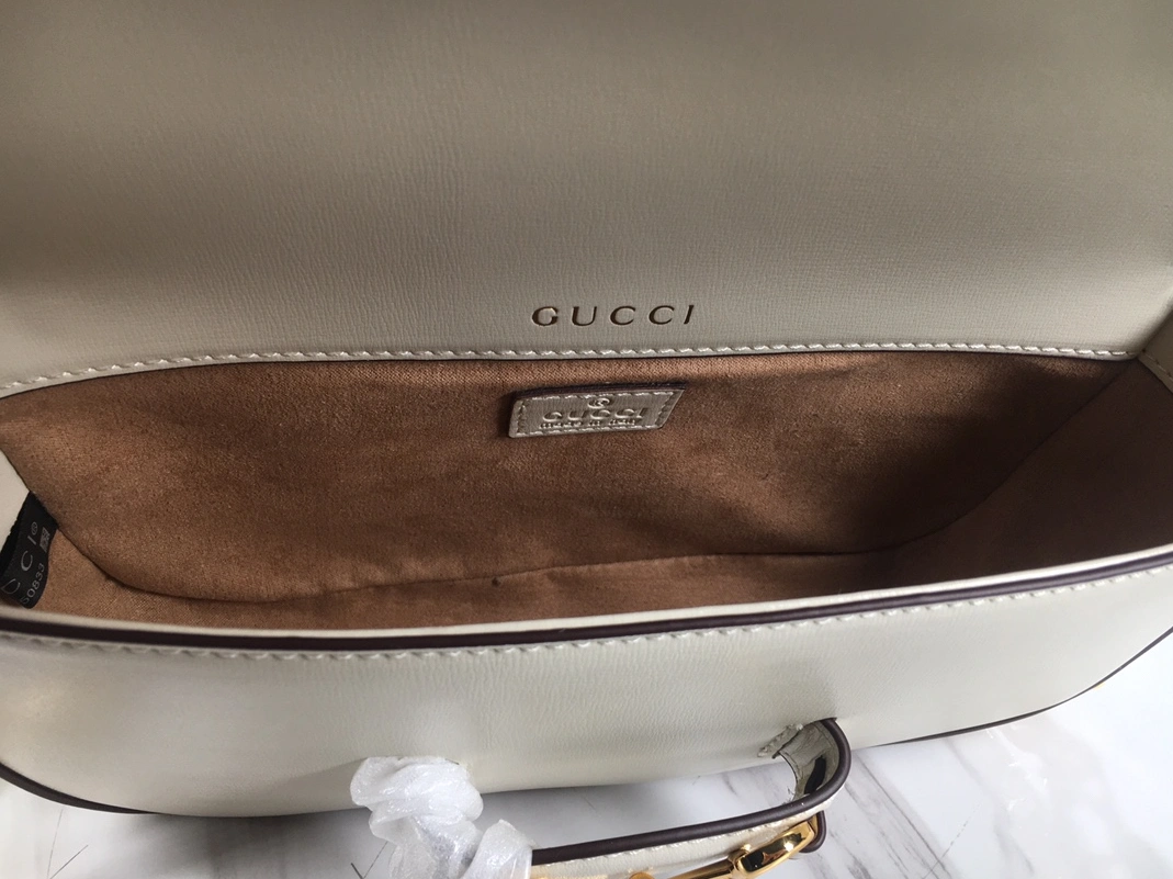 Gucci AAA Quality Messenger Bags For Women Lightweight 8106