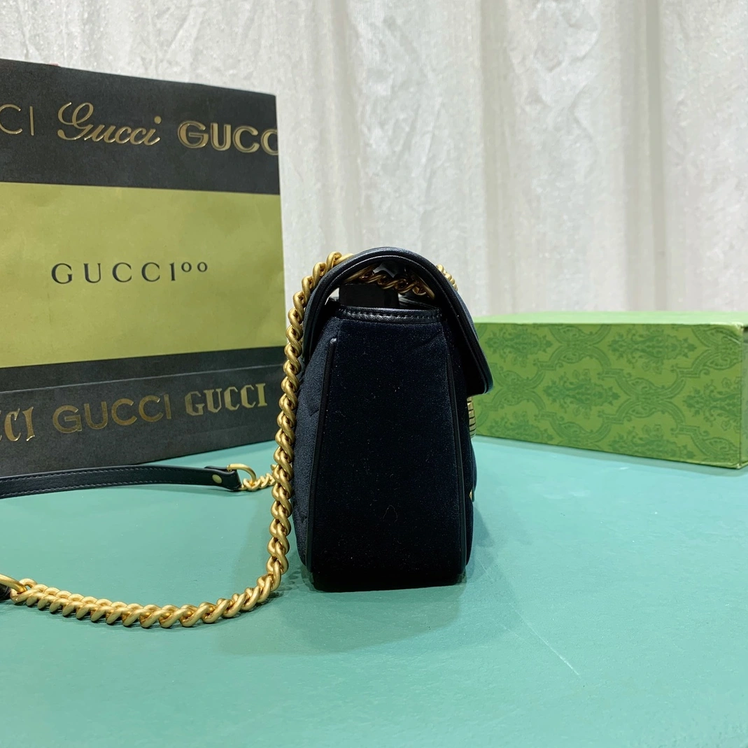 Gucci AAA Quality Messenger Bags For Women Lightweight 9588