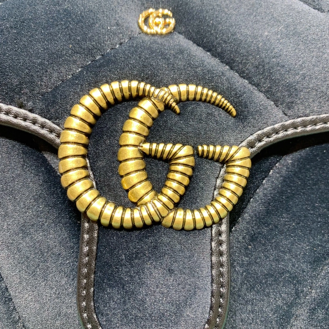 Gucci AAA Quality Messenger Bags For Women Lightweight 9588
