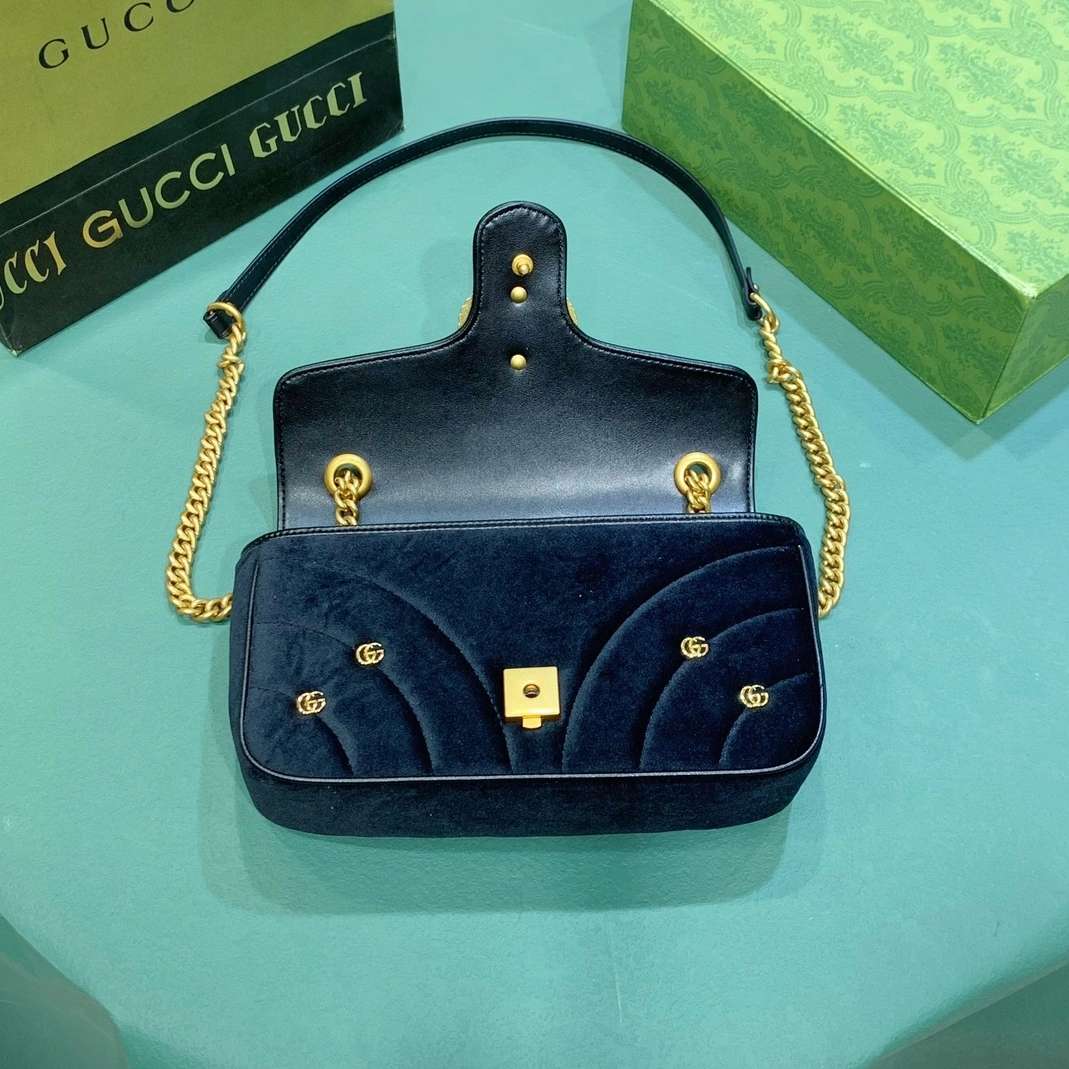 Gucci AAA Quality Messenger Bags For Women Lightweight 9588
