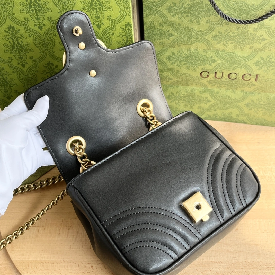 Gucci AAA Quality Messenger Bags For Women Minimalist 8636