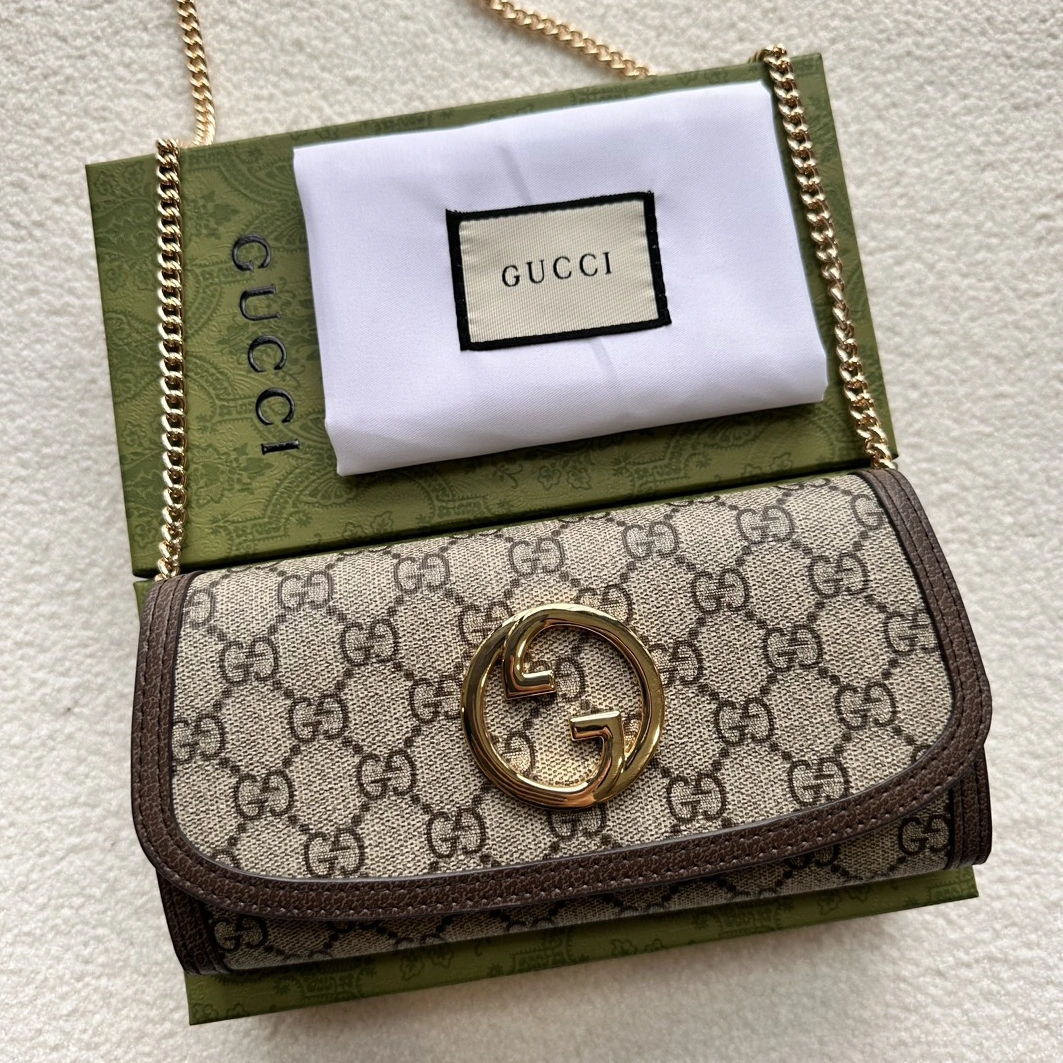 Gucci AAA Quality Messenger Bags For Women Minimalist 9210
