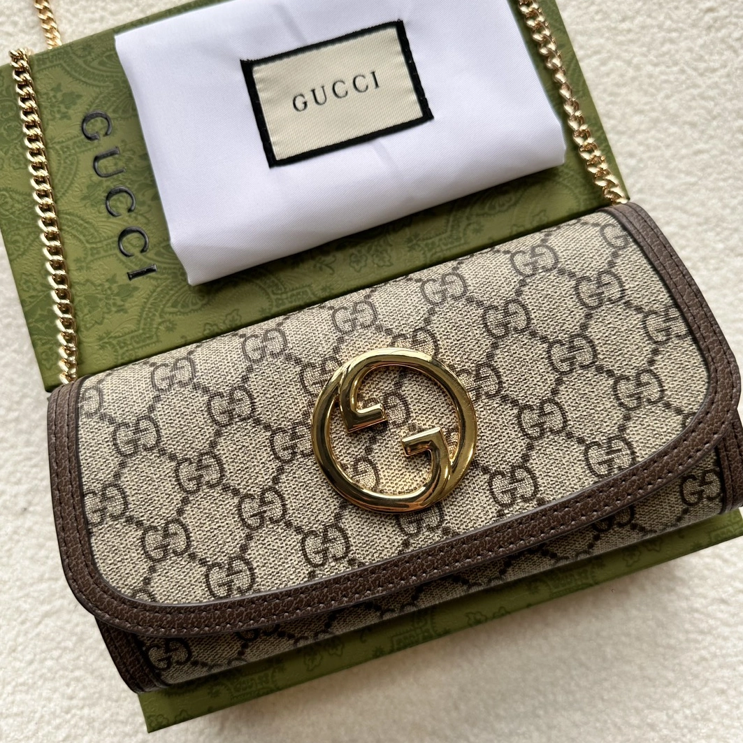Gucci AAA Quality Messenger Bags For Women Minimalist 9210