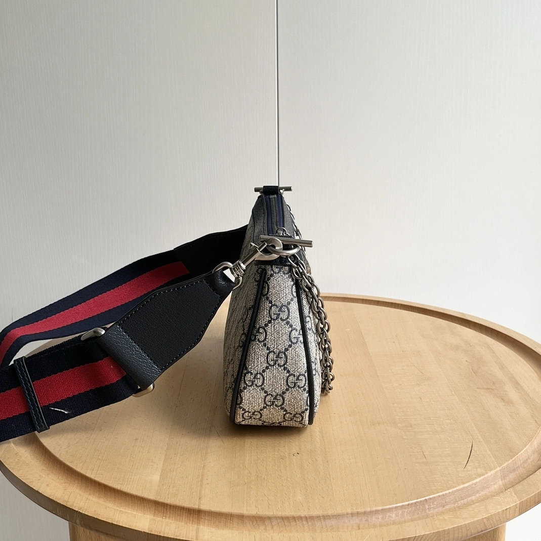 Gucci AAA Quality Messenger Bags For Women Modern 1430