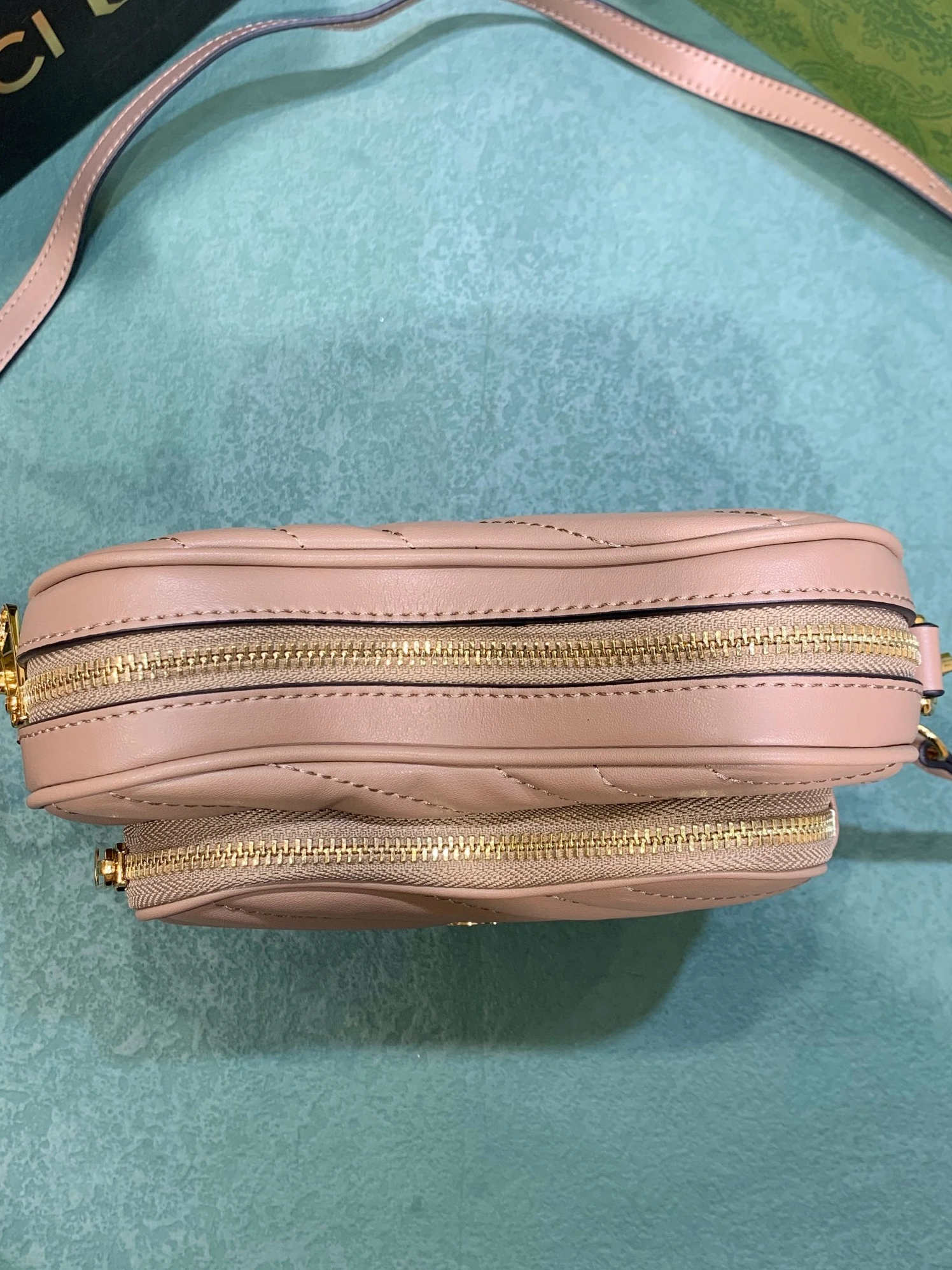 Gucci AAA Quality Messenger Bags For Women Modern 6569